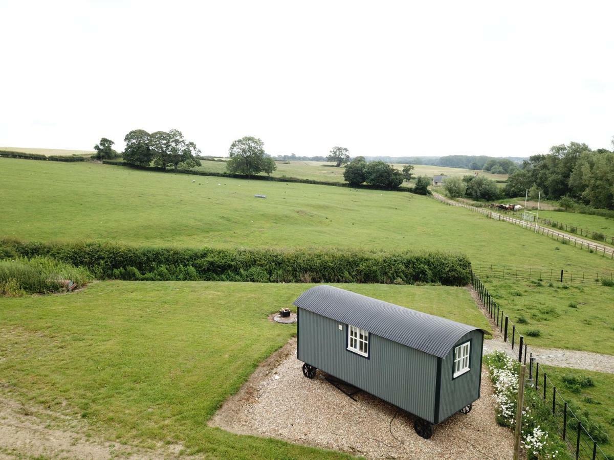 Weatherhead Farm Shepherds Hut Villa Buckingham Dış mekan fotoğraf