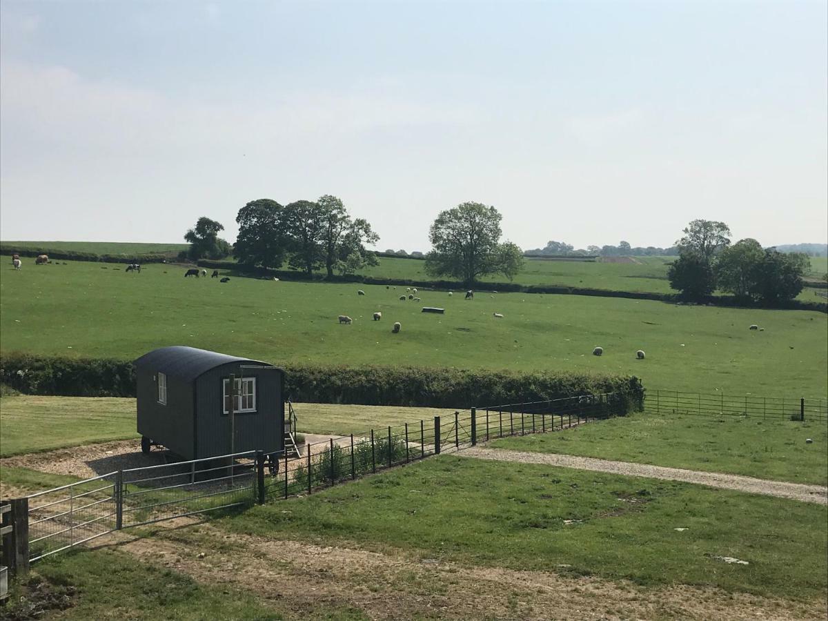 Weatherhead Farm Shepherds Hut Villa Buckingham Dış mekan fotoğraf